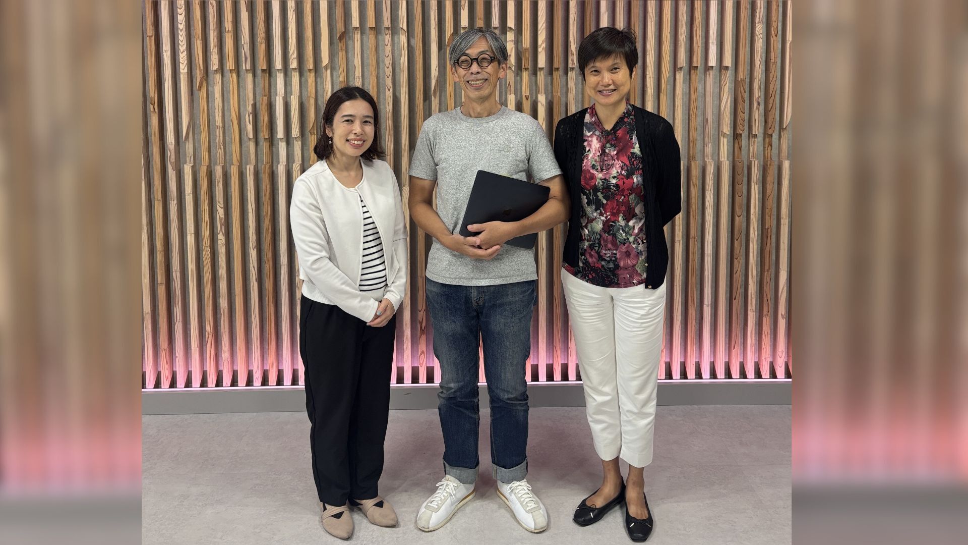 ハコスコの藤井氏とNeeuroのチームメンバー