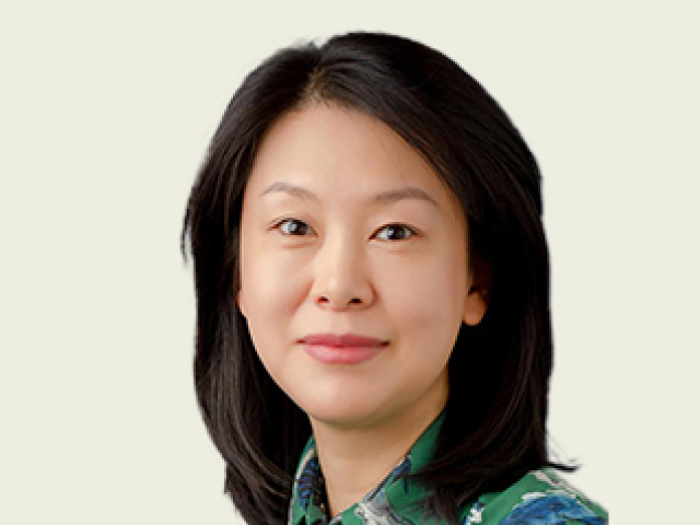 20230703_Website_What We Do_1_Headshot_Ling Xiao_640x480_Beige BG