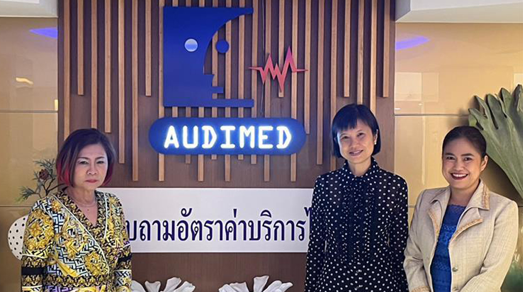 Audimed CEO and Chairman Usa Thanomsingh signs partnership with Neeuro COO Michelle Ho