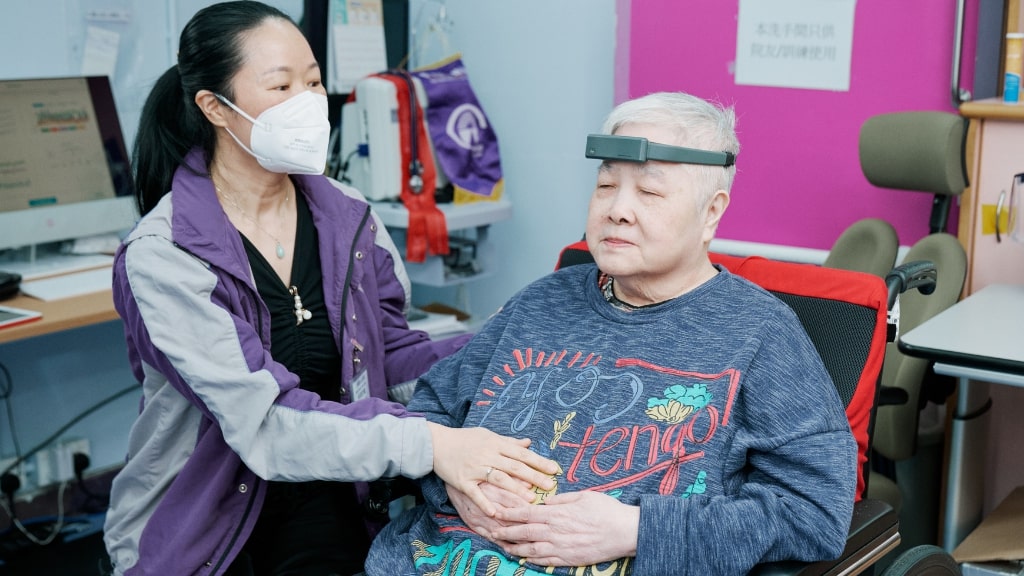 assisting elderly using the SenzeBand